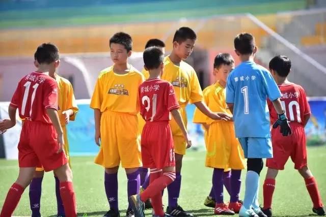 安徽少年足球队在“2034杯”赛场取得辉煌成就